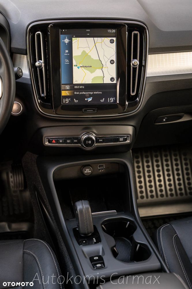Volvo XC 40 T4 Momentum - 24