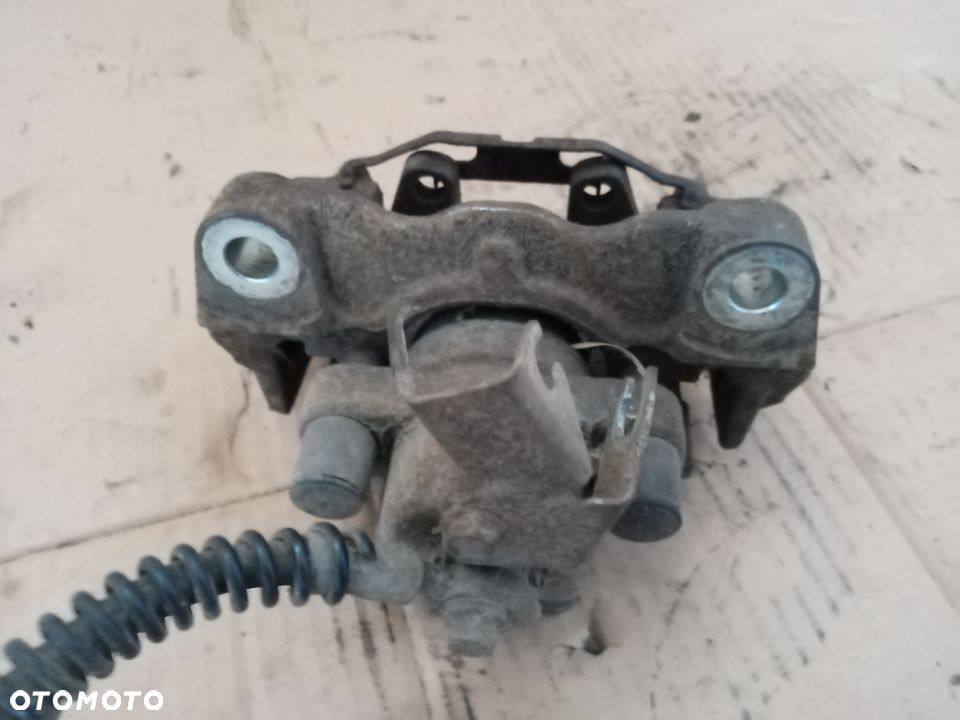 Zacisk hamulcowy lewy tył tylny VW Touareg 7L - 4