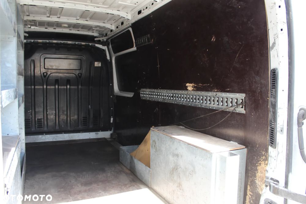 Nissan NV400 - 15