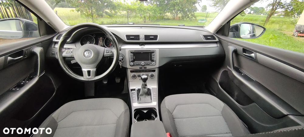 Volkswagen Passat 1.6 TDI Comfortline - 16