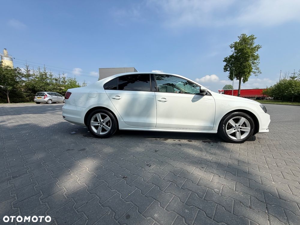 Volkswagen Jetta 2.0 TDI DPF BMT Comfortline - 4