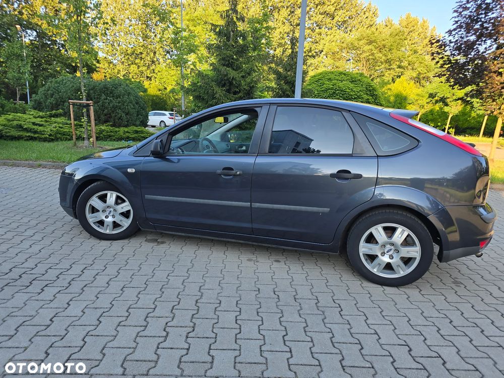 Ford Focus 1.6 Ambiente - 25