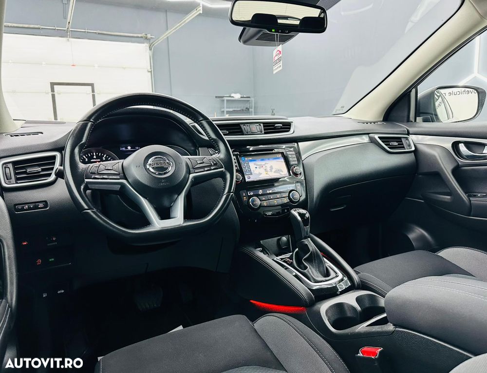 Nissan Qashqai 1.2 DIG-T Xtronic ACENTA - 19