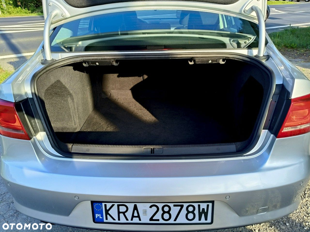 Volkswagen Passat - 18