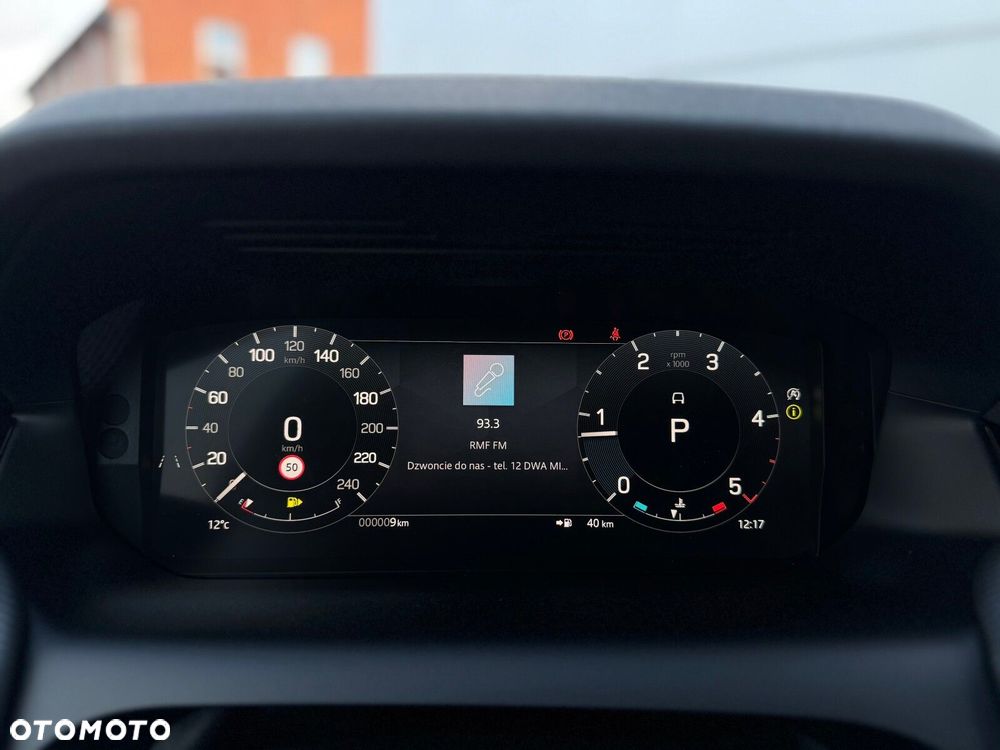 Land Rover Discovery Sport - 12