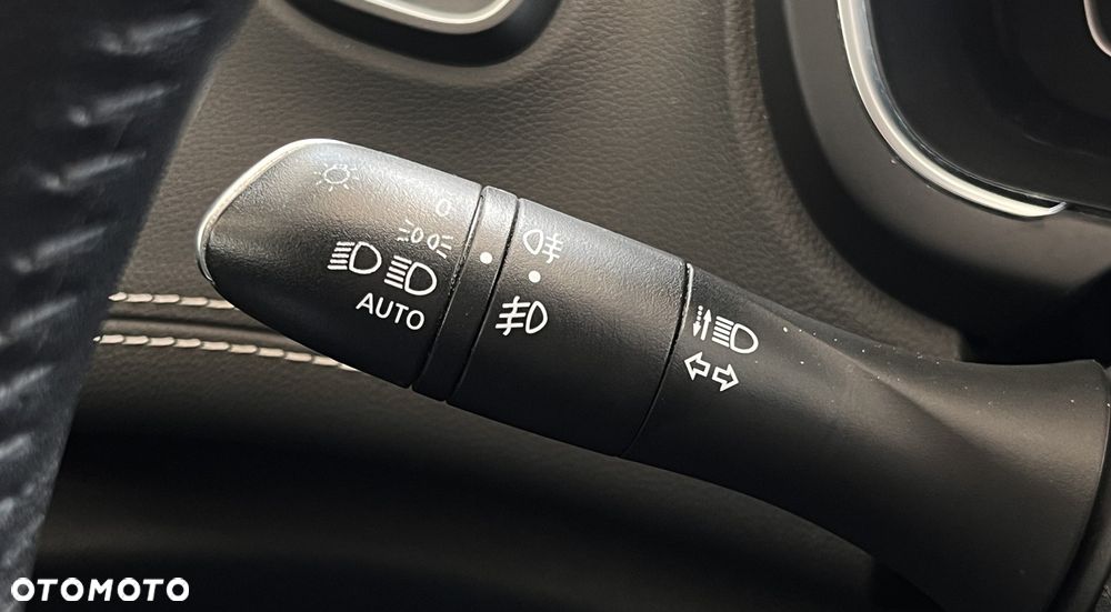 Renault Scenic TCe 140 GPF EDC INTENS - 19