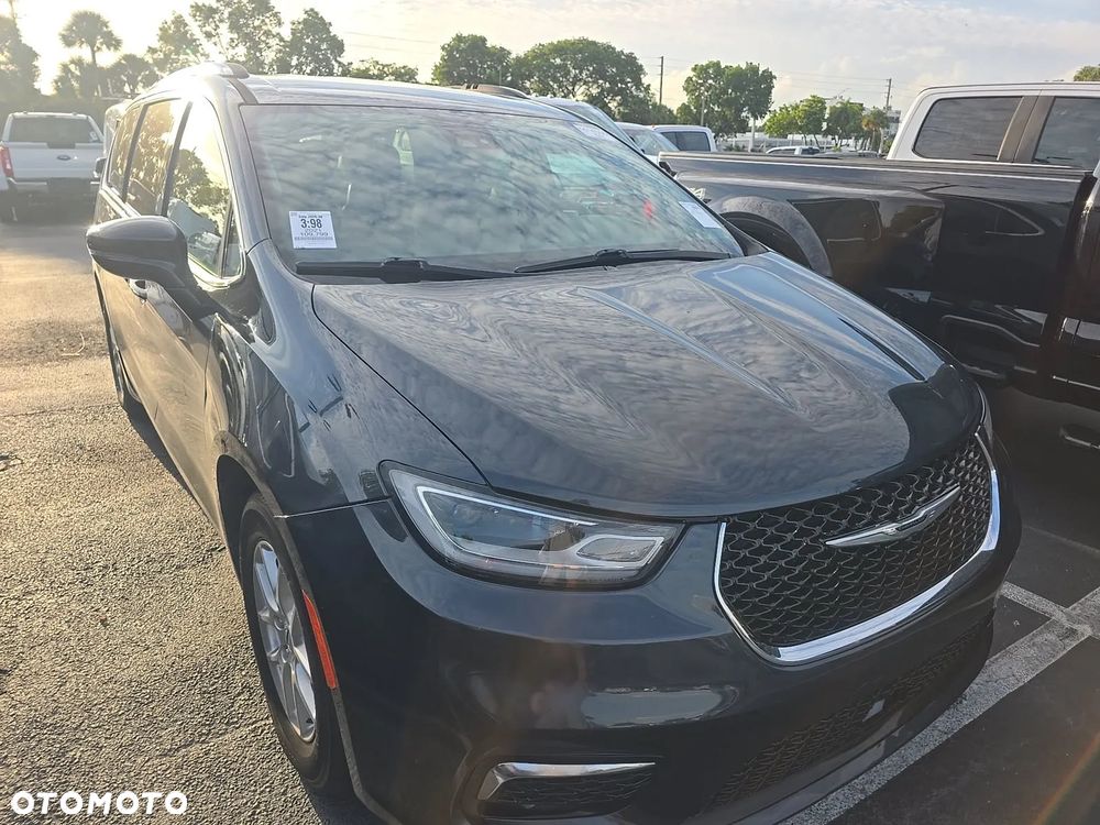 Chrysler Pacifica - 1