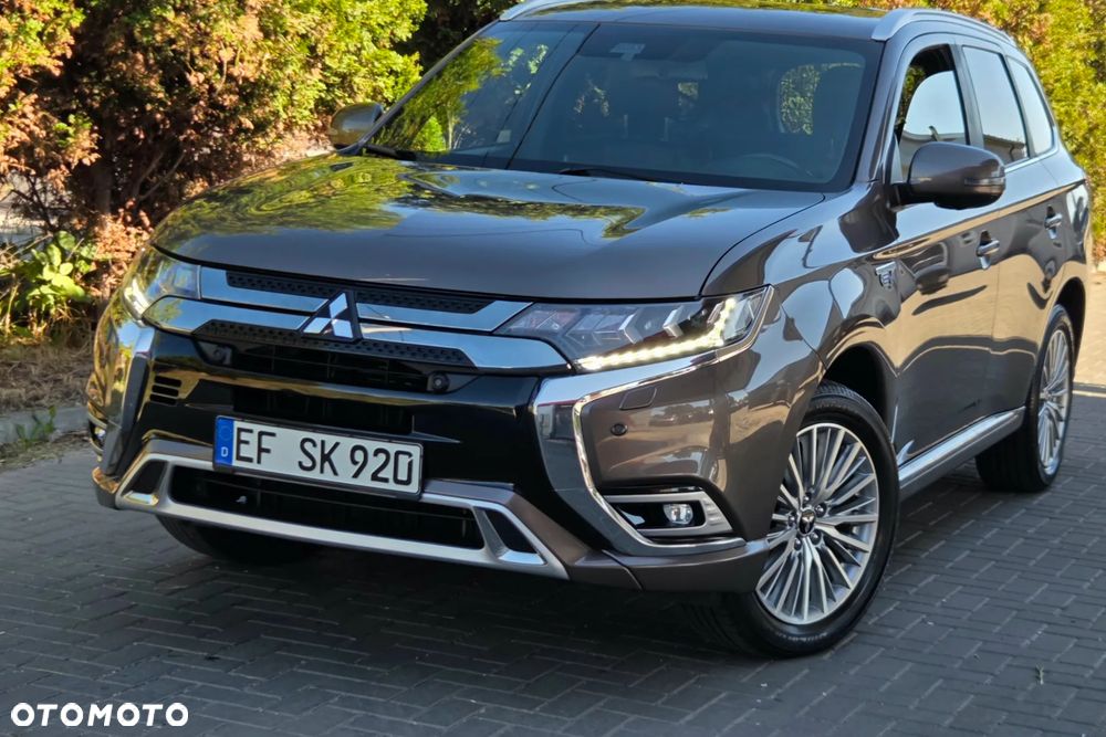 Mitsubishi Outlander 2.4 4WD Diamant+ - 2