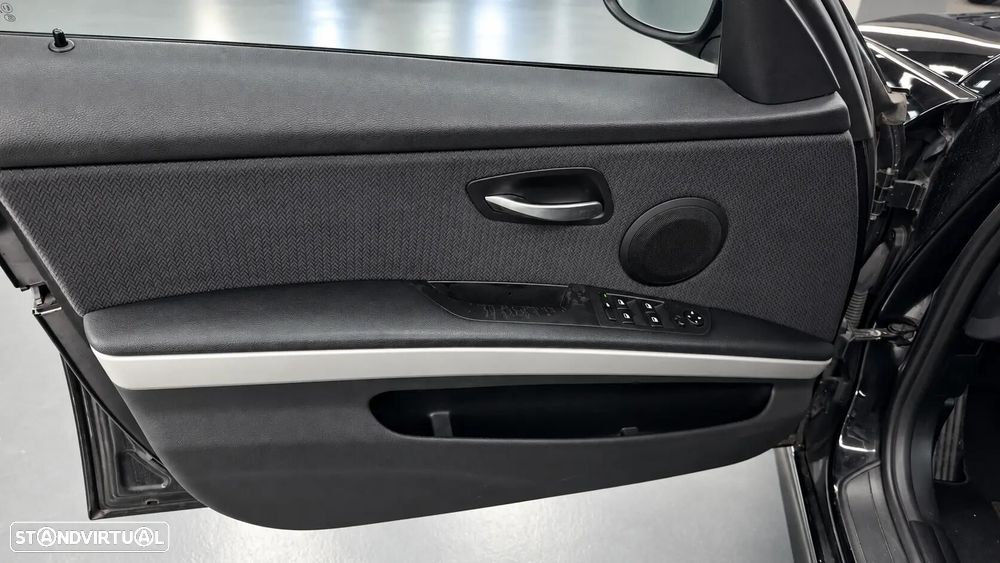 BMW 318 d Navigation - 23