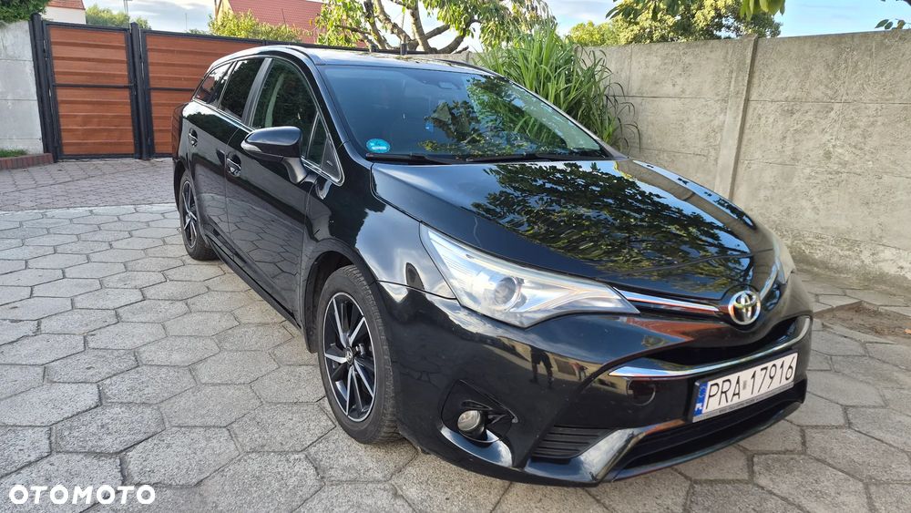 Toyota Avensis 2.0 D-4D Prestige - 2