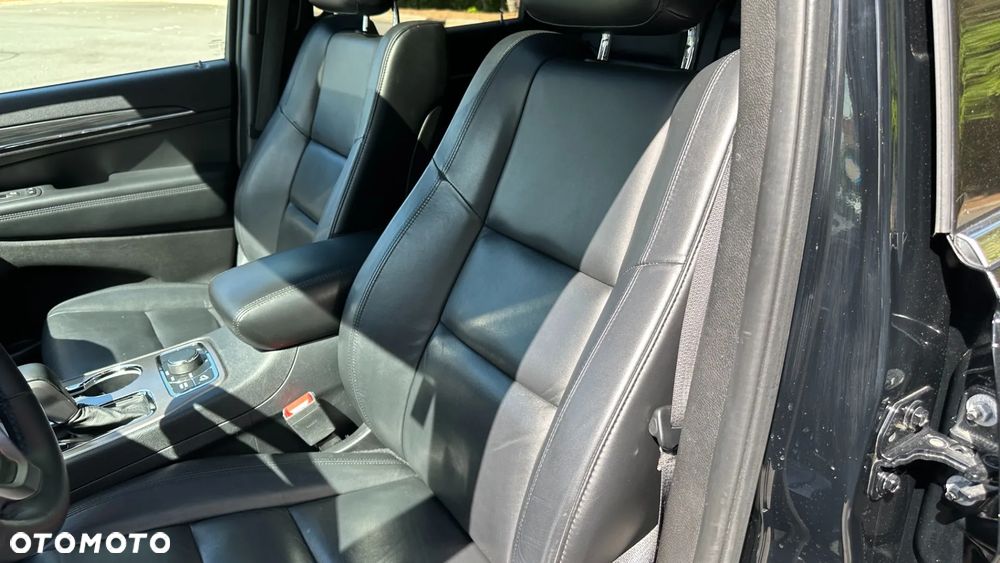 Jeep Grand Cherokee - 17
