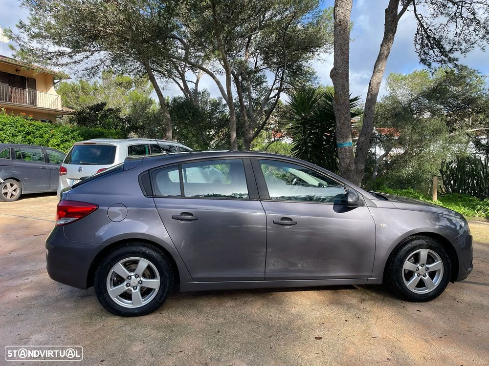 Chevrolet Cruze 1.6 LT - 9