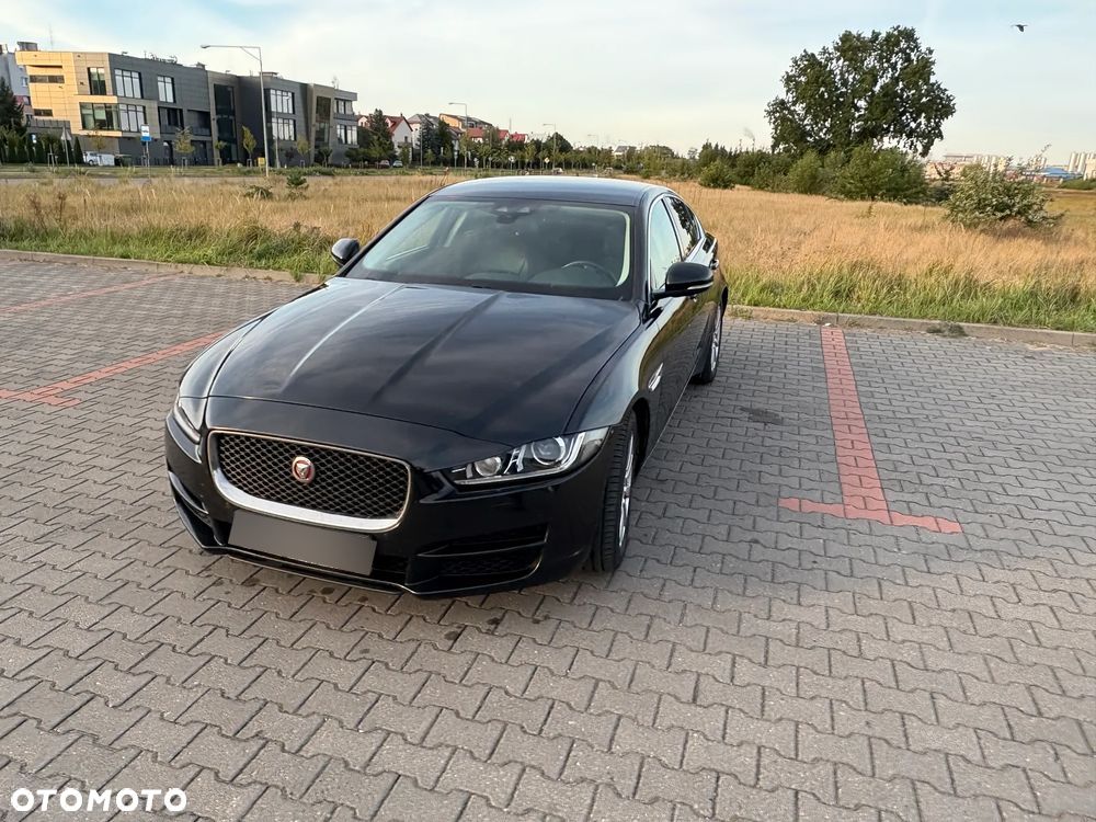 Jaguar XE 2.0 D Prestige - 1