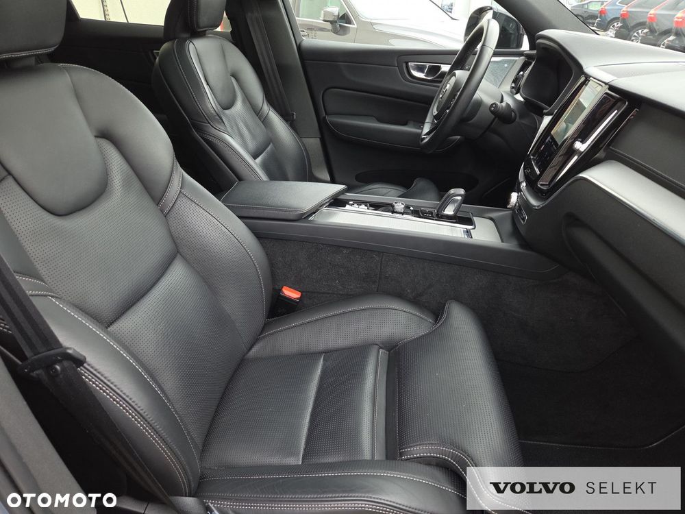 Volvo XC 60 T8 Plug-In Hybrid AWD R-Design - 12