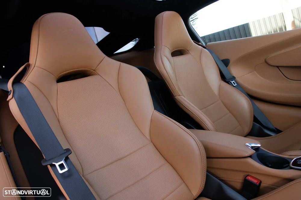 McLaren GT - 48