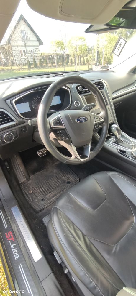 Ford Fusion - 13
