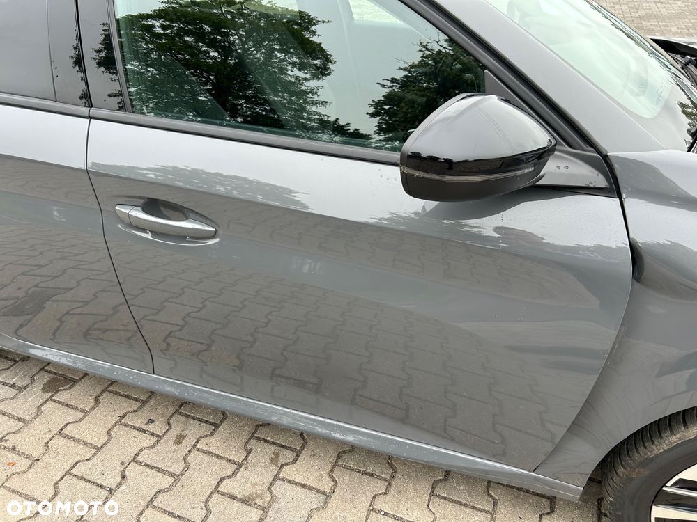 Peugeot 208 - 33
