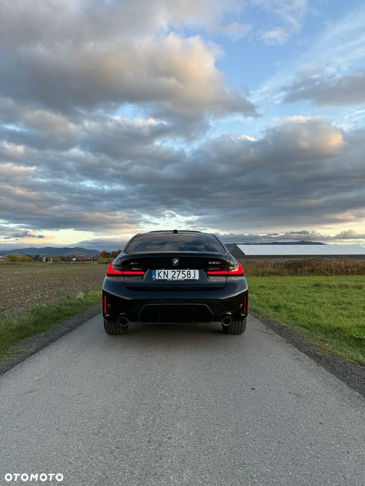 BMW Seria 3 330i xDrive M Sport - 13