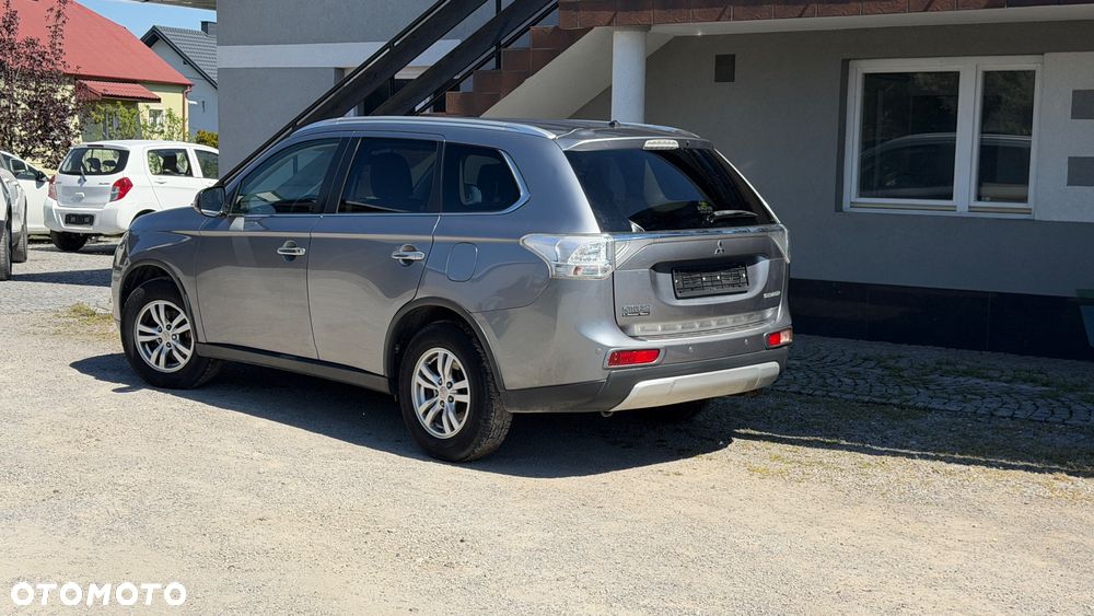 Mitsubishi Outlander 2.2 DI-D 4WD Plus - 15