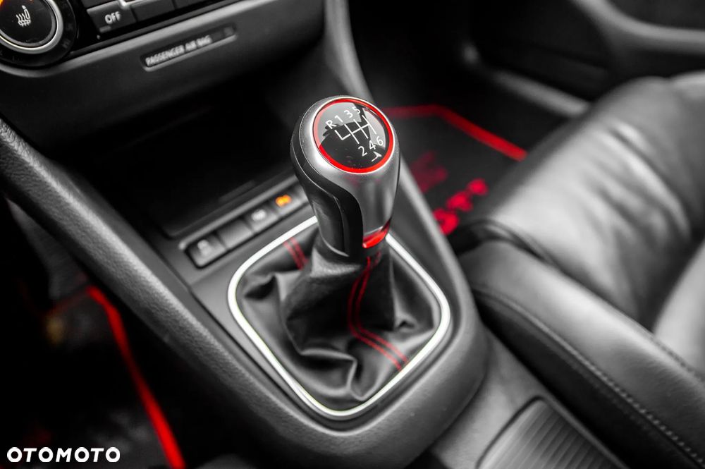 Volkswagen Golf 2.0 TSI GTI - 32