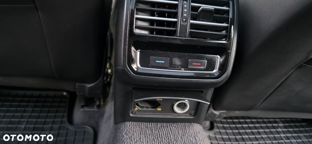 Volkswagen Passat - 11