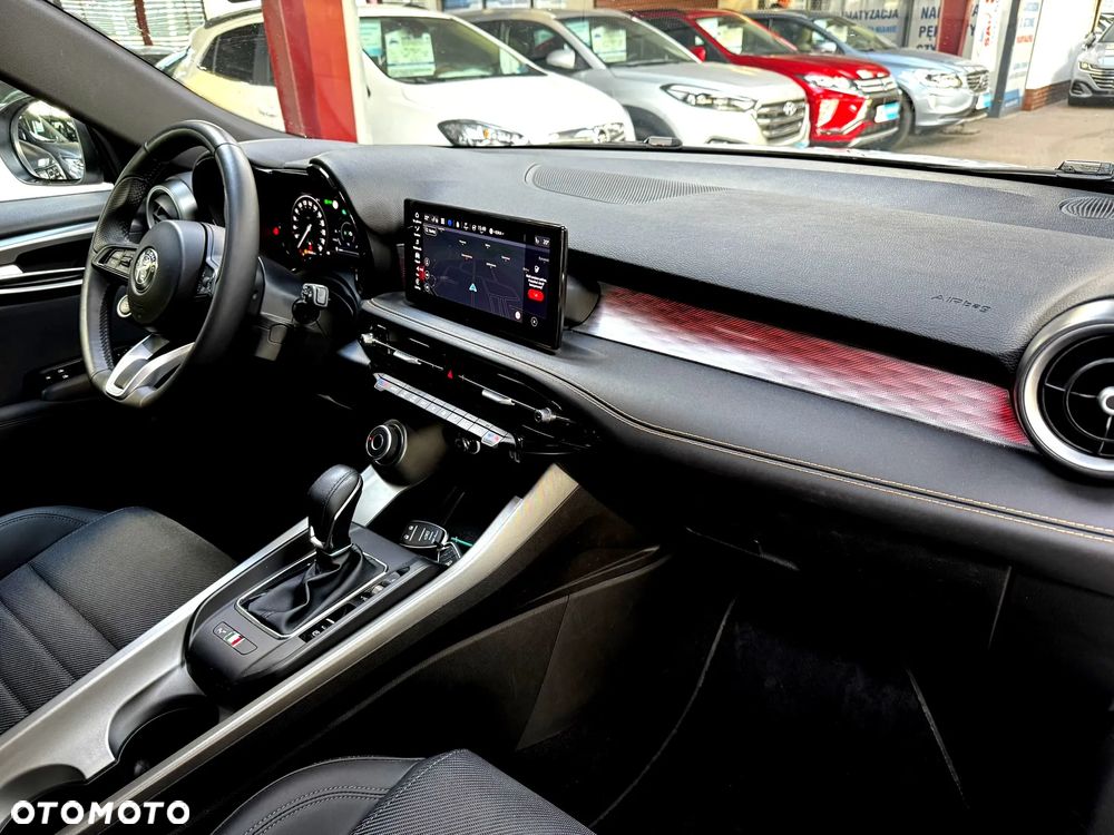 Alfa Romeo Tonale 1.5 T4 GSE mHEV TI DCT - 16