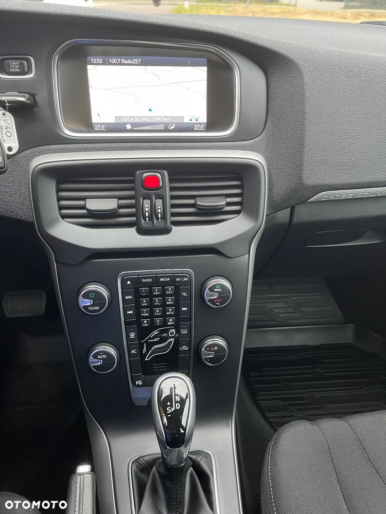 Volvo V40 Cross Country - 21