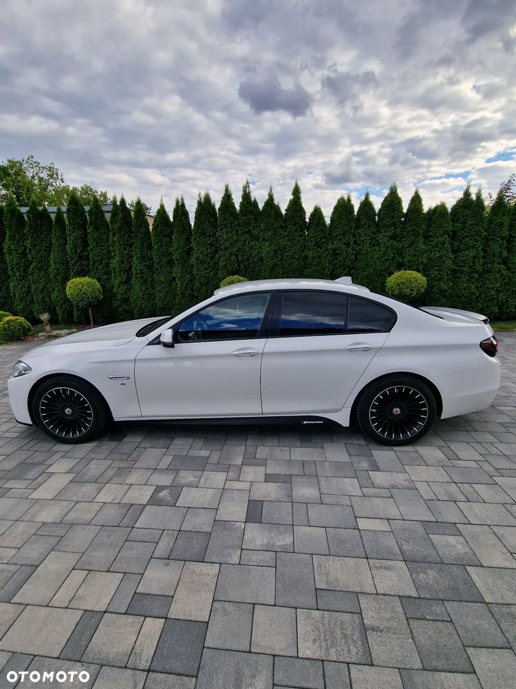 BMW Seria 5 530d xDrive - 16