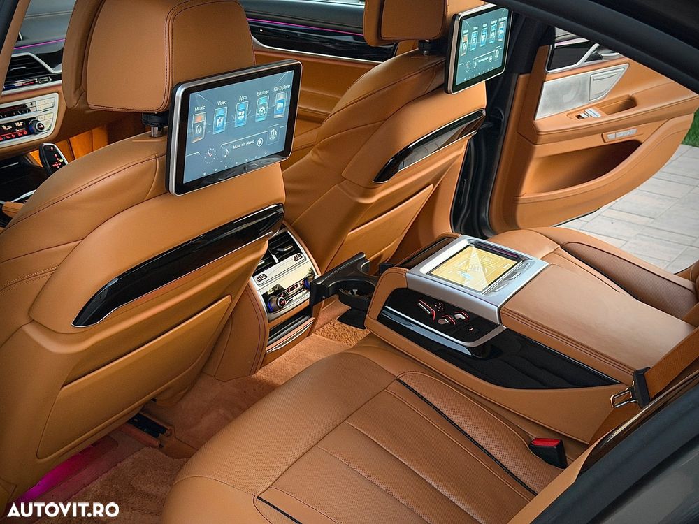 BMW Seria 7 740e iPerformance - 13