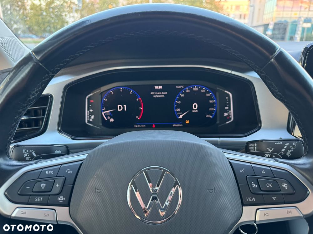 Volkswagen T-Roc - 31