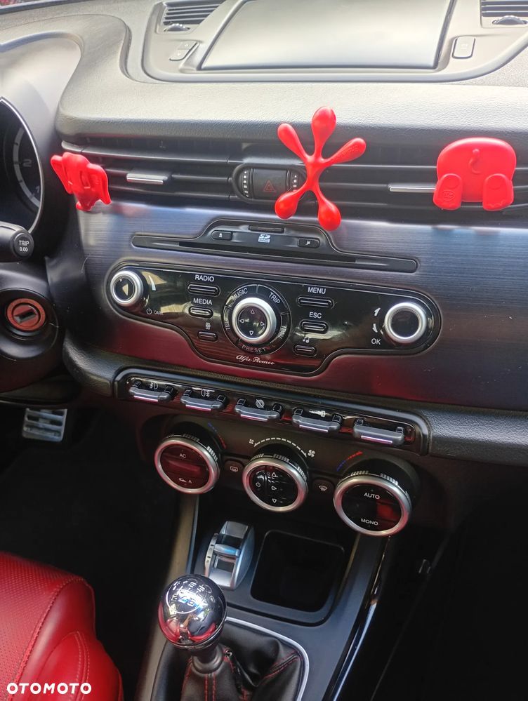 Alfa Romeo Giulietta 2.0 JTDM 16V - 19
