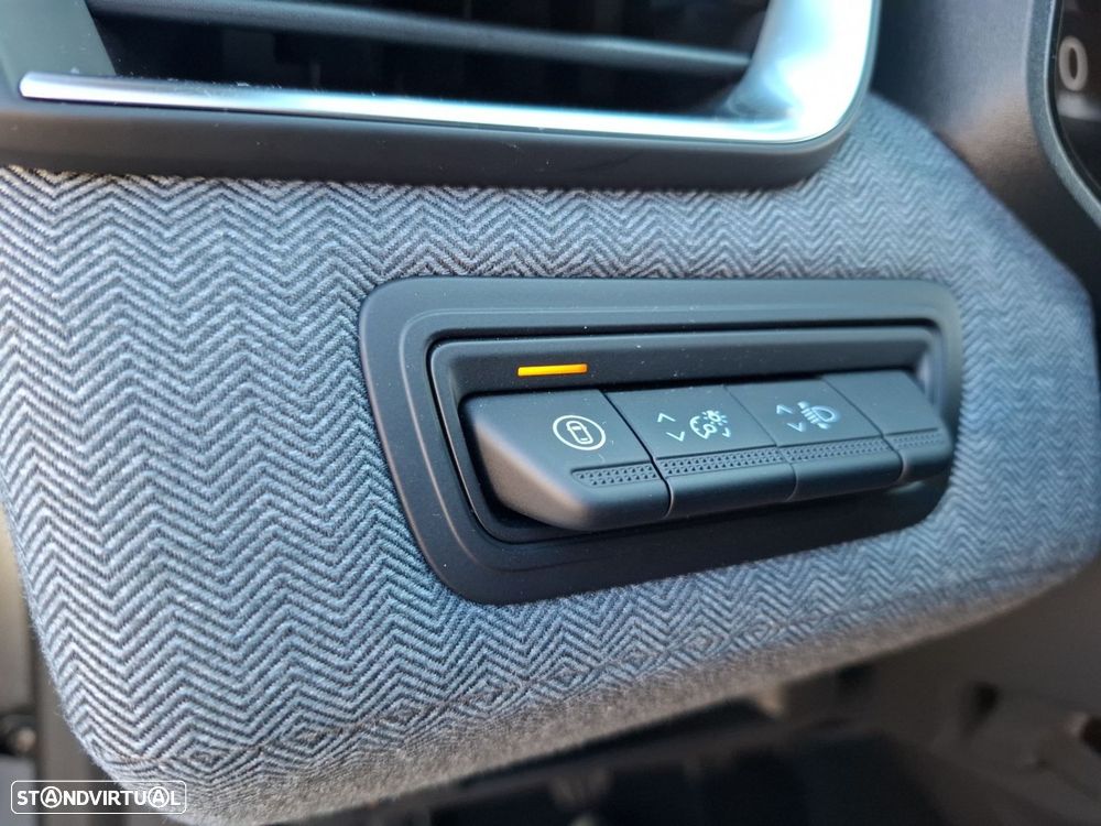 Renault Clio 1.0 TCe Techno Bi-Fuel - 19