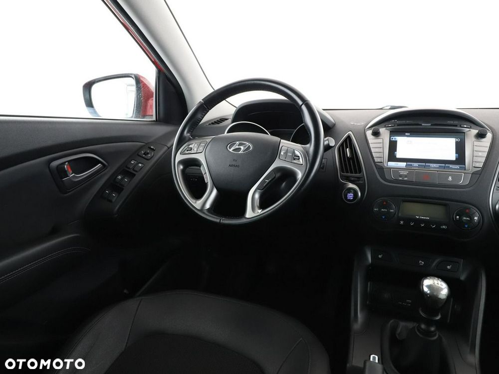 Hyundai ix35 1.6 2WD Fifa World Cup Edition - 17