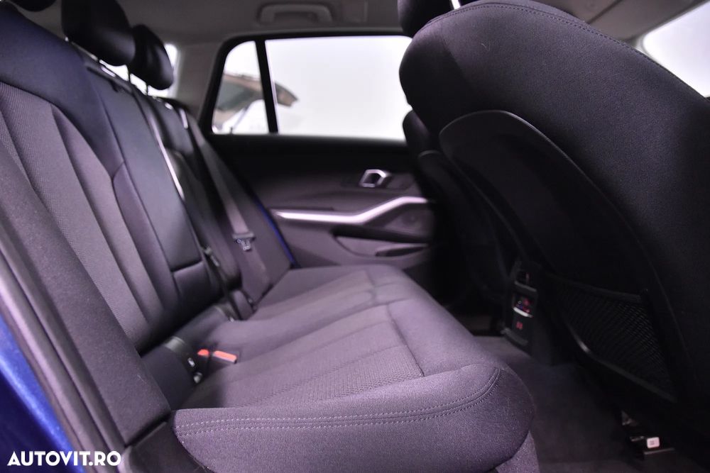 BMW Seria 3 318i Touring Aut. - 12