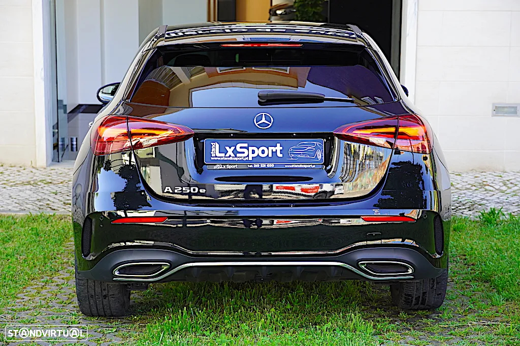 Mercedes-Benz A 250 e AMG Line - 14