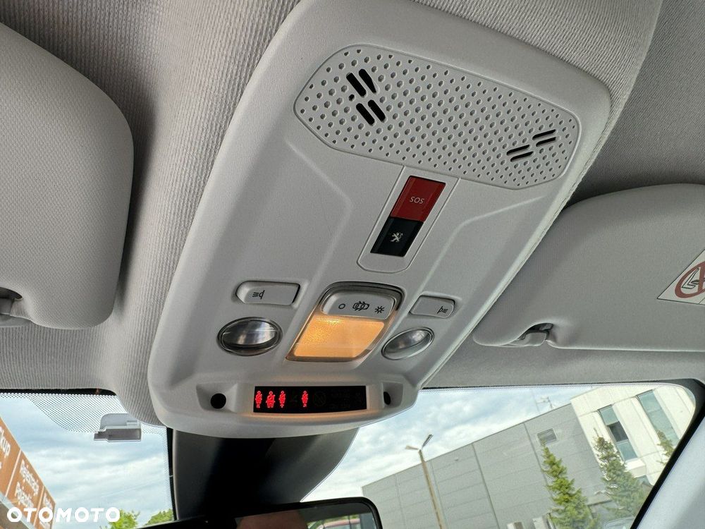 Peugeot 208 PureTech 100 Style - 31