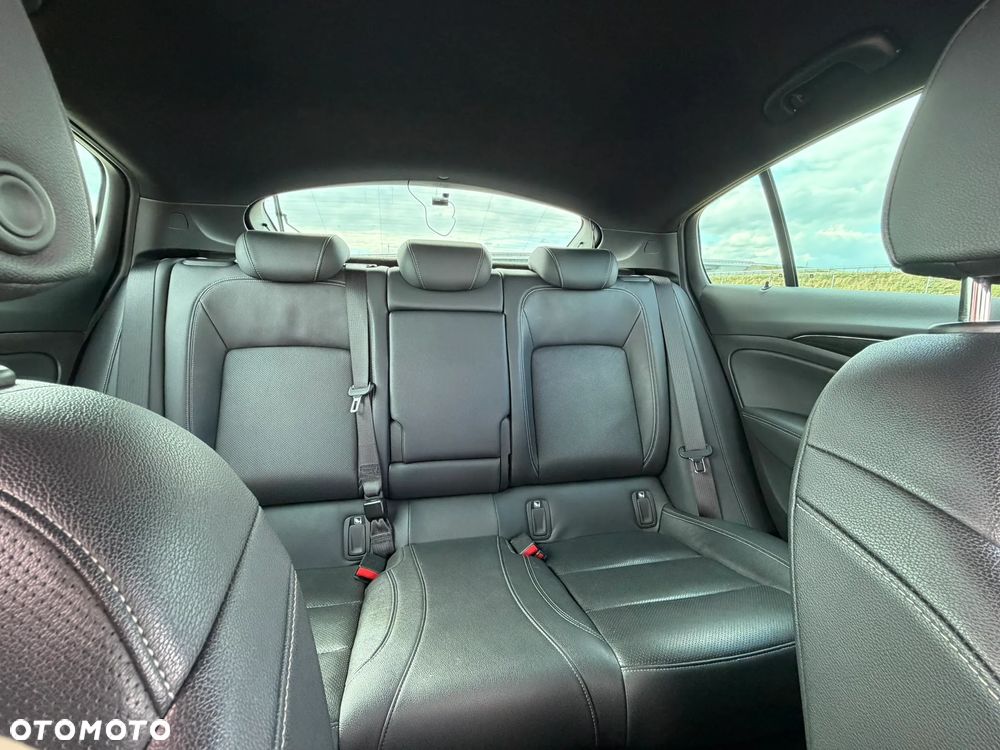 Opel Insignia CT 1.5 T Exclusive S&S - 14