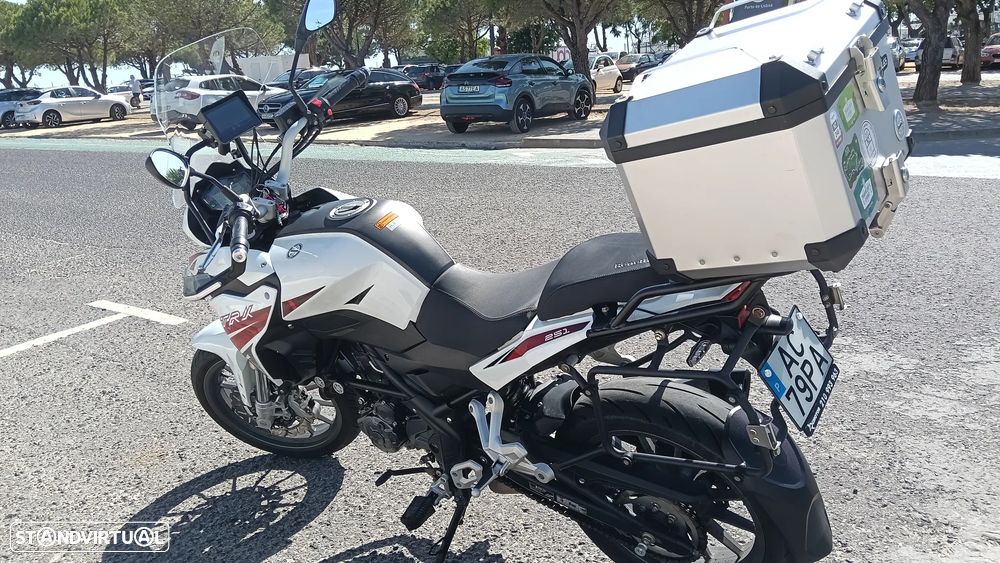 Benelli TRK 251 - 16