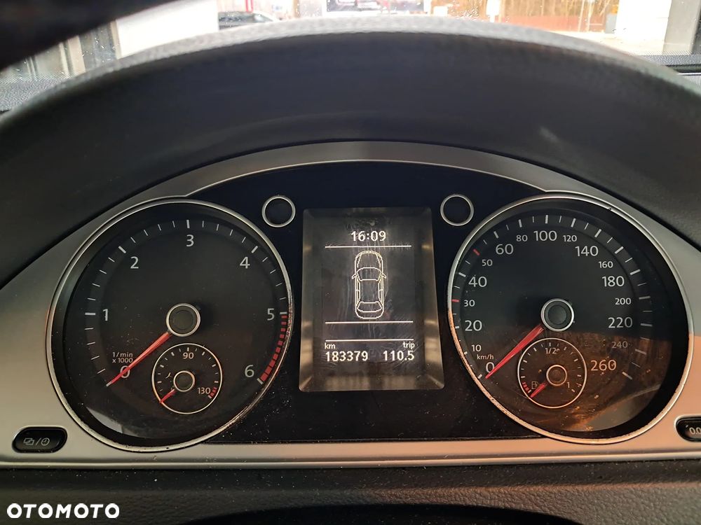 Volkswagen Passat 1.6 TDI Comfortline - 8