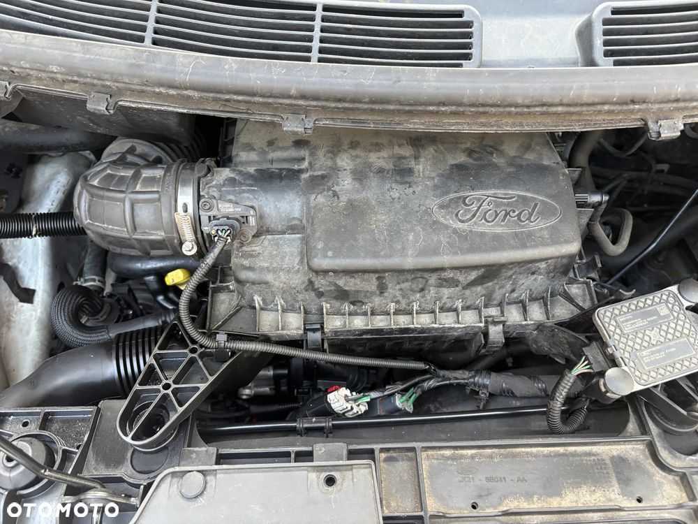 Ford Custom - 22