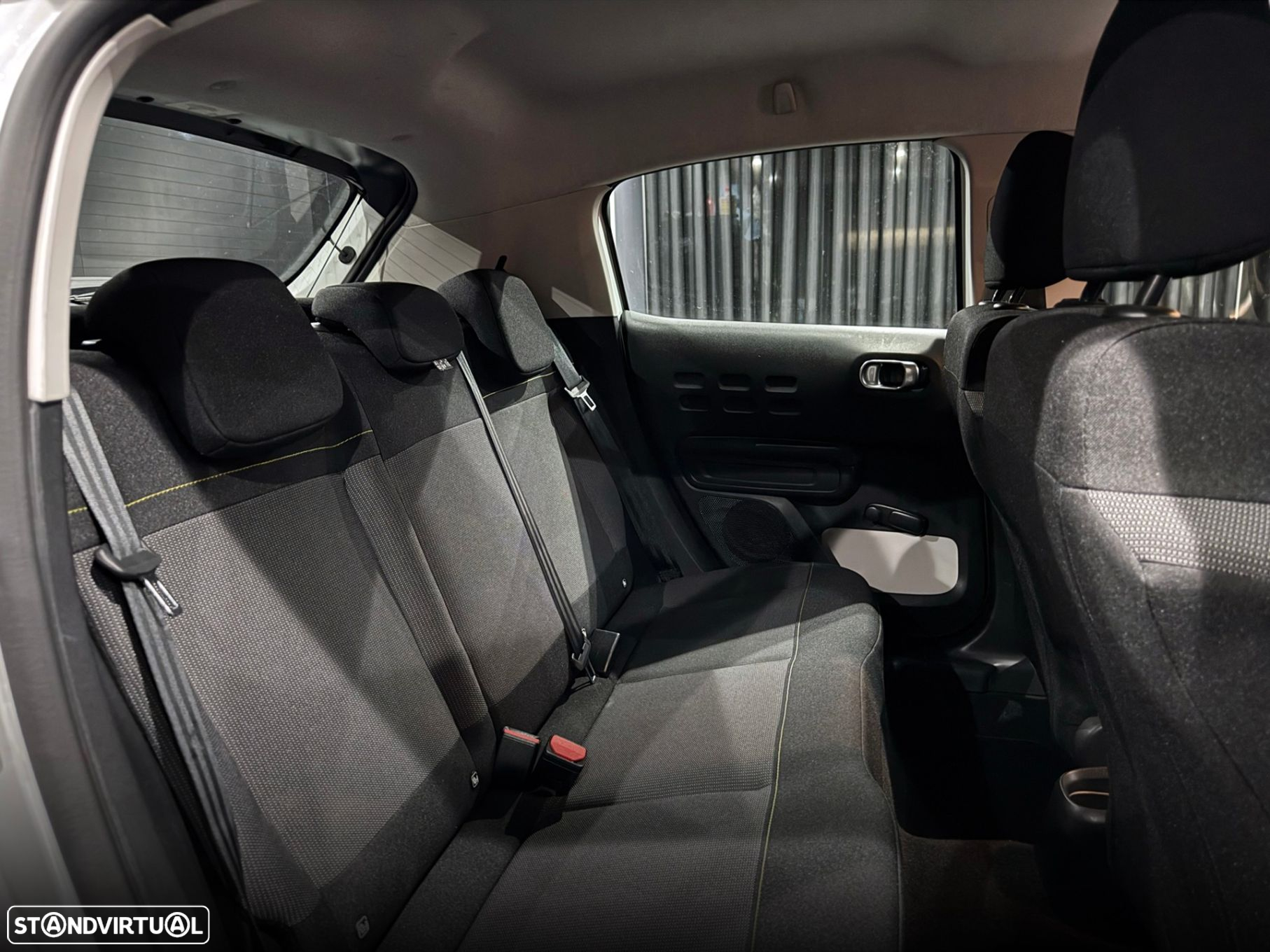 Citroën C3 1.2 PureTech Shine EAT6 - 32