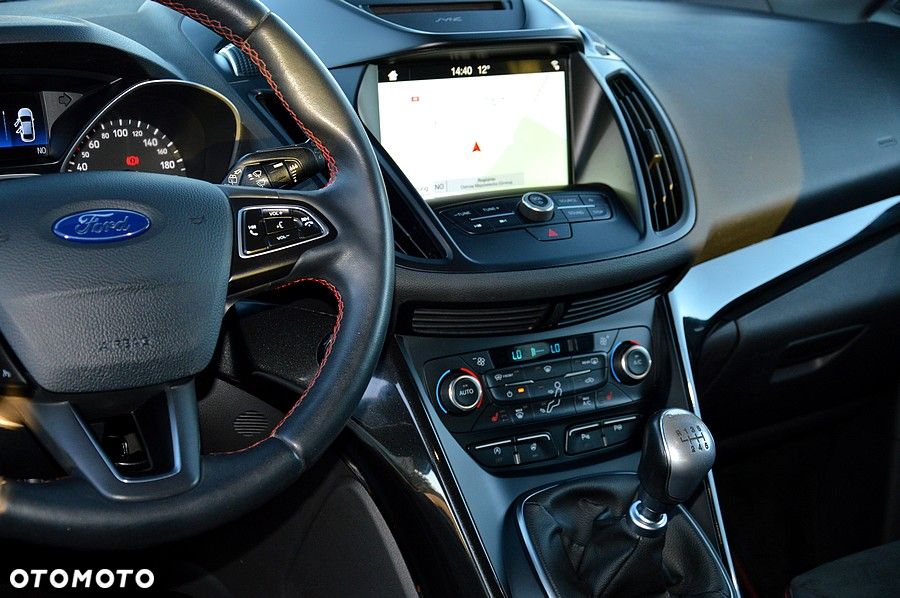 Ford Kuga 1.5 EcoBoost 2x4 Black & Silver - 29