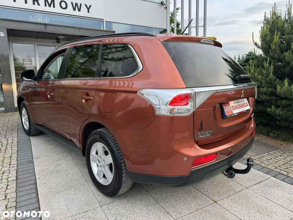 Mitsubishi Outlander - 4