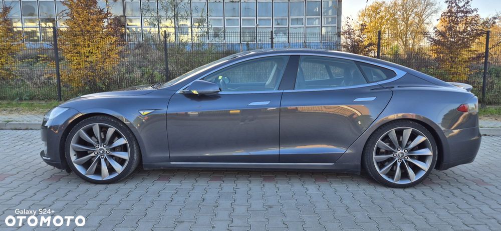 Tesla Model S Performance - 4