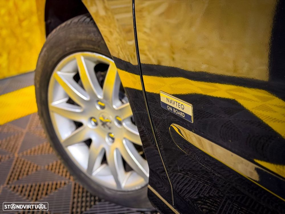 Peugeot 308 SW 1.6 HDi Executive CVM6 - 18