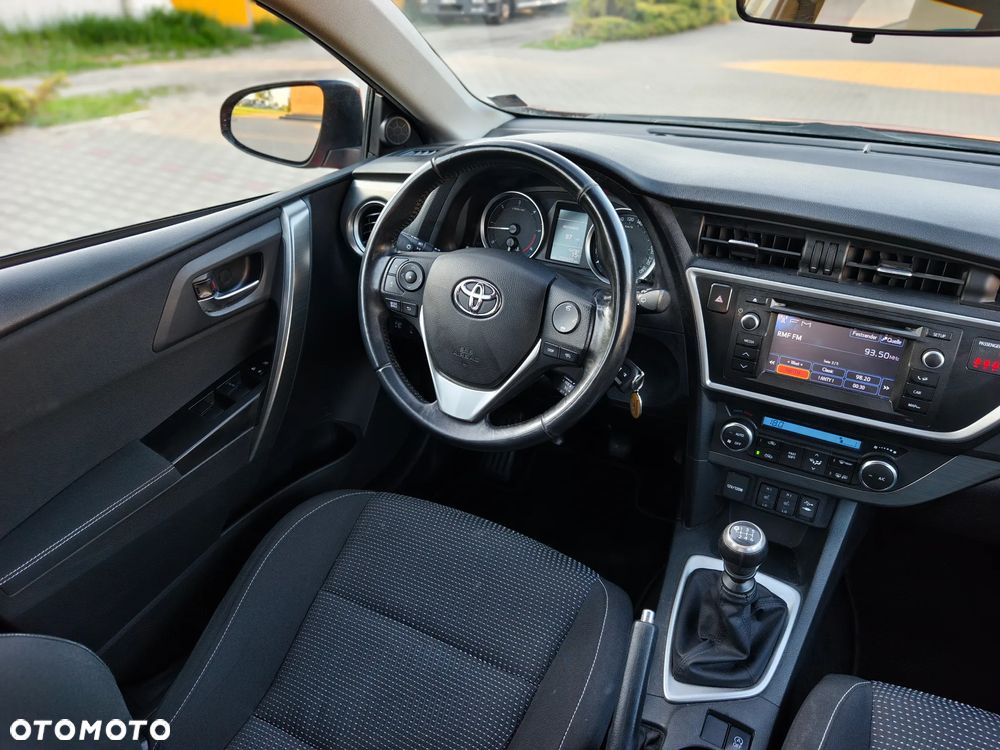 Toyota Auris 2.0 D-4D Executive - 16