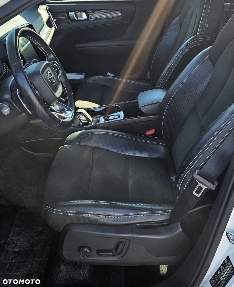 Volvo XC 40 D4 AWD R-Design - 13
