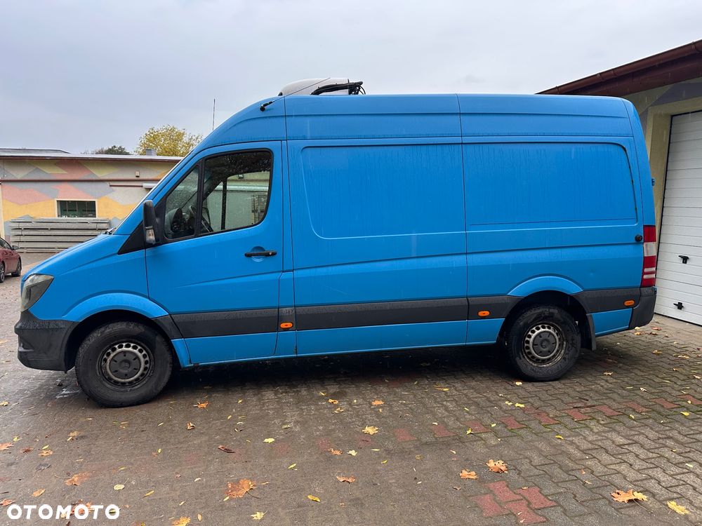Mercedes-Benz Sprinter - 2