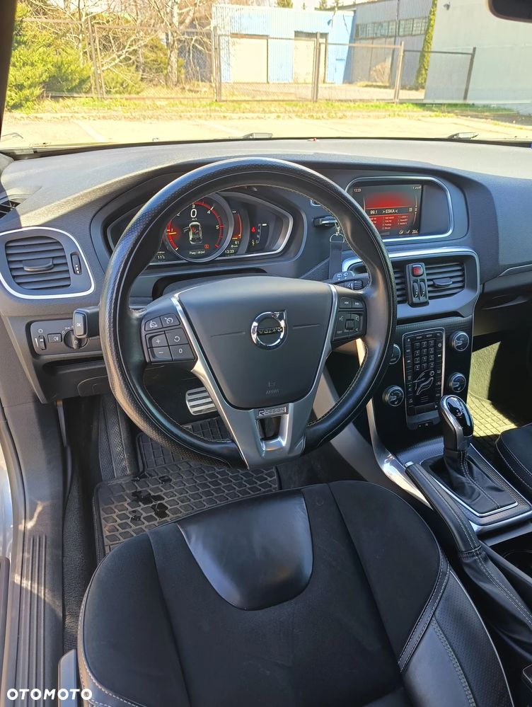 Volvo V40 D2 Geartronic RDesign - 16