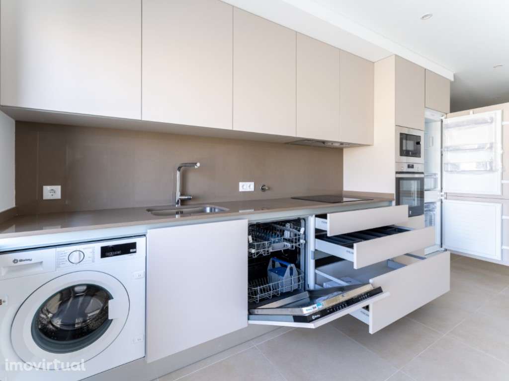 Apartamento T3 junto ao mercado- 200 mts da praia - Grande imagem: 3/63